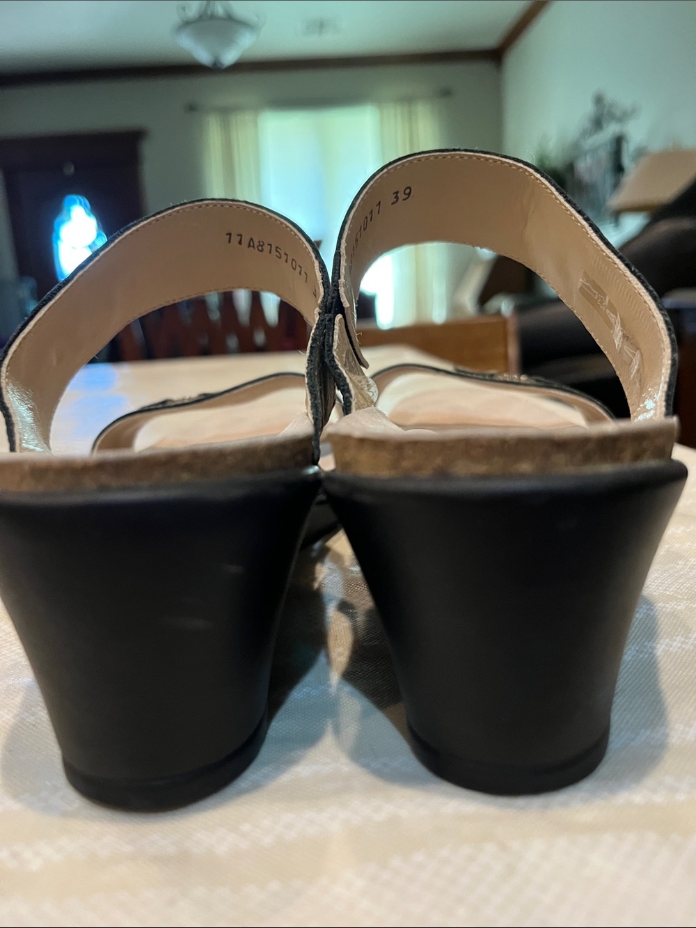 Mephisto Gold Leather Wedge Sandals size 39 (9 US) - Picture 5 of 10